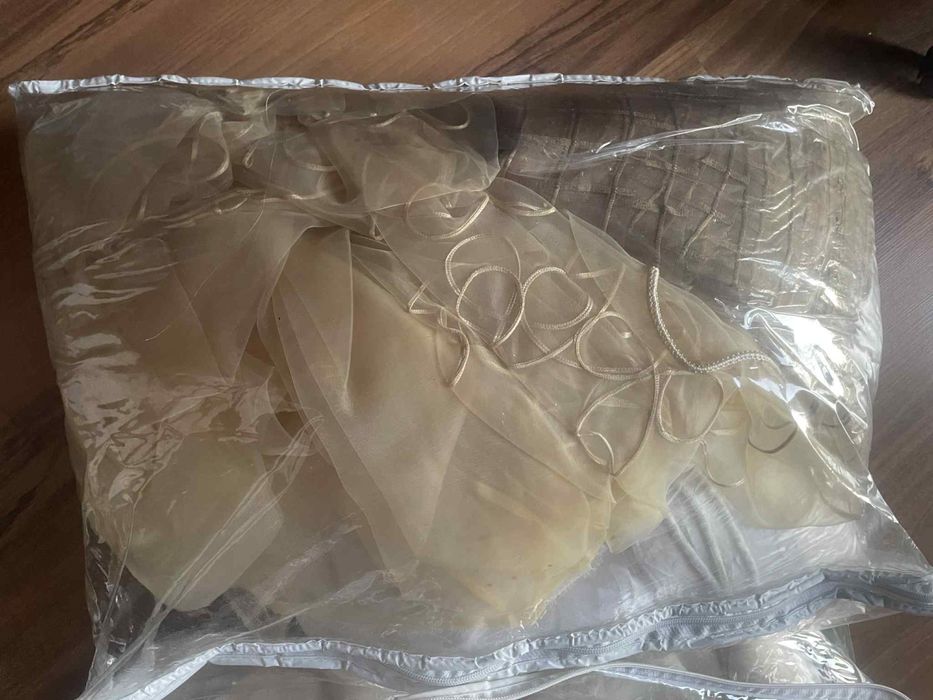 Resztki materiałów firankowych