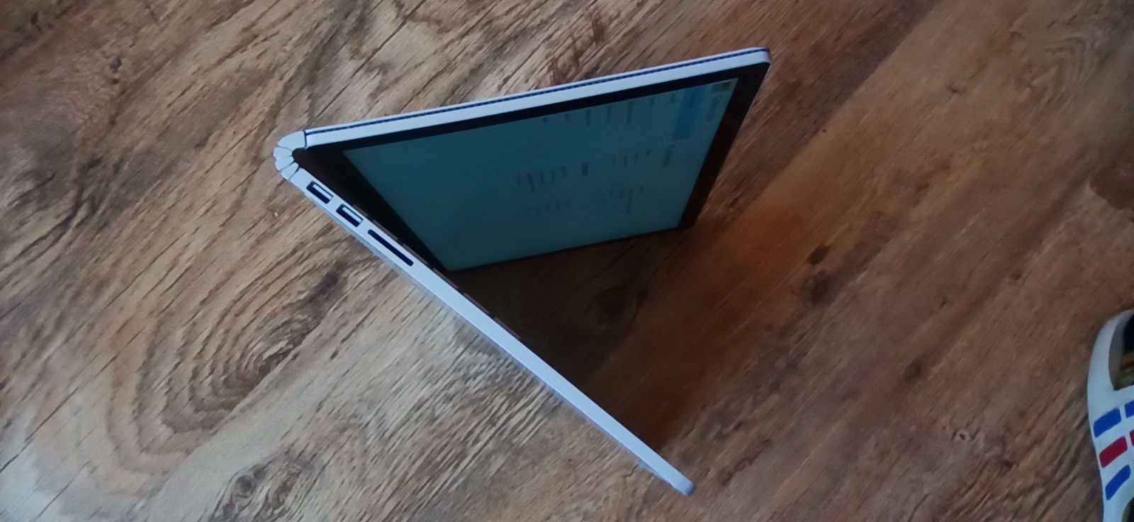 Microsoft Surface Book 2