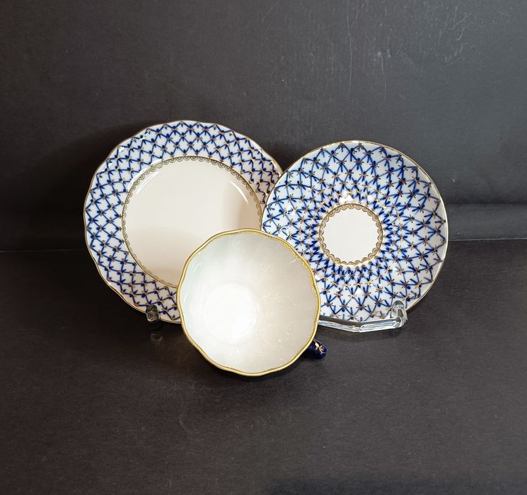 Zestaw śniadaniowy, trio porcelanowe, siatka kobaltowa, Łomonosow