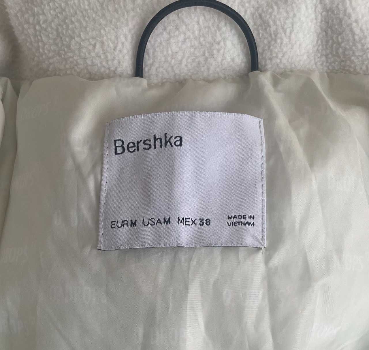 Стьобана куртка Bershka , розмір M