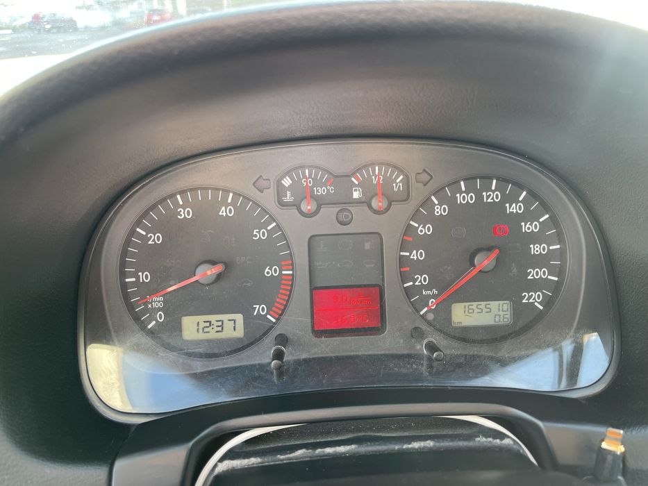 Volkswagen Bora 1.4 • 2000 p. • Гарний стан