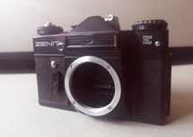 Zenit E (preta), em bom estado