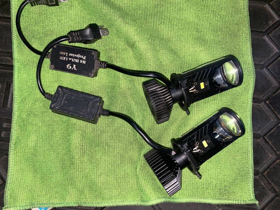 Лампочки минилинзы Н4 бу