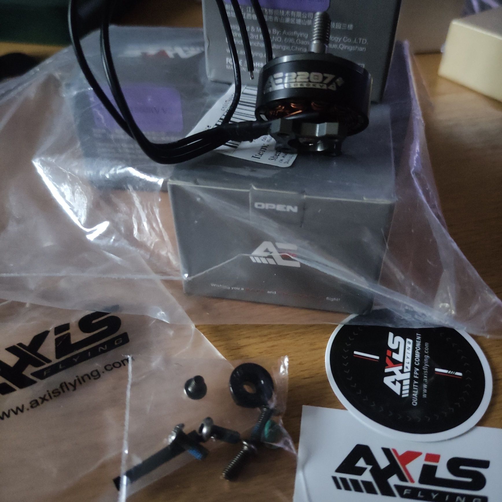Мотораы .для FPV 2807 1300KV.  Angel Emax. Read 2812, 3115.2306.4 шт .