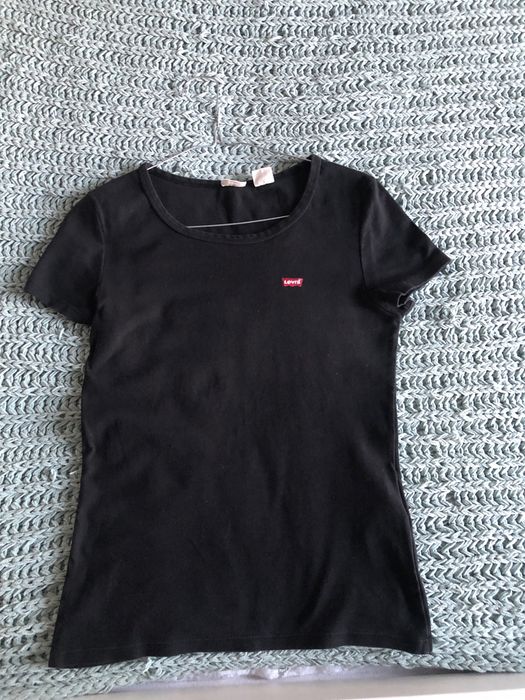 Czarna bawelniana kosxulka levis damska w bdb stanie super modna