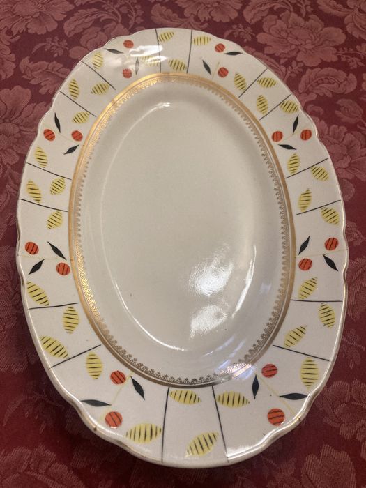 Продам фарфоровое блюдо Коростень