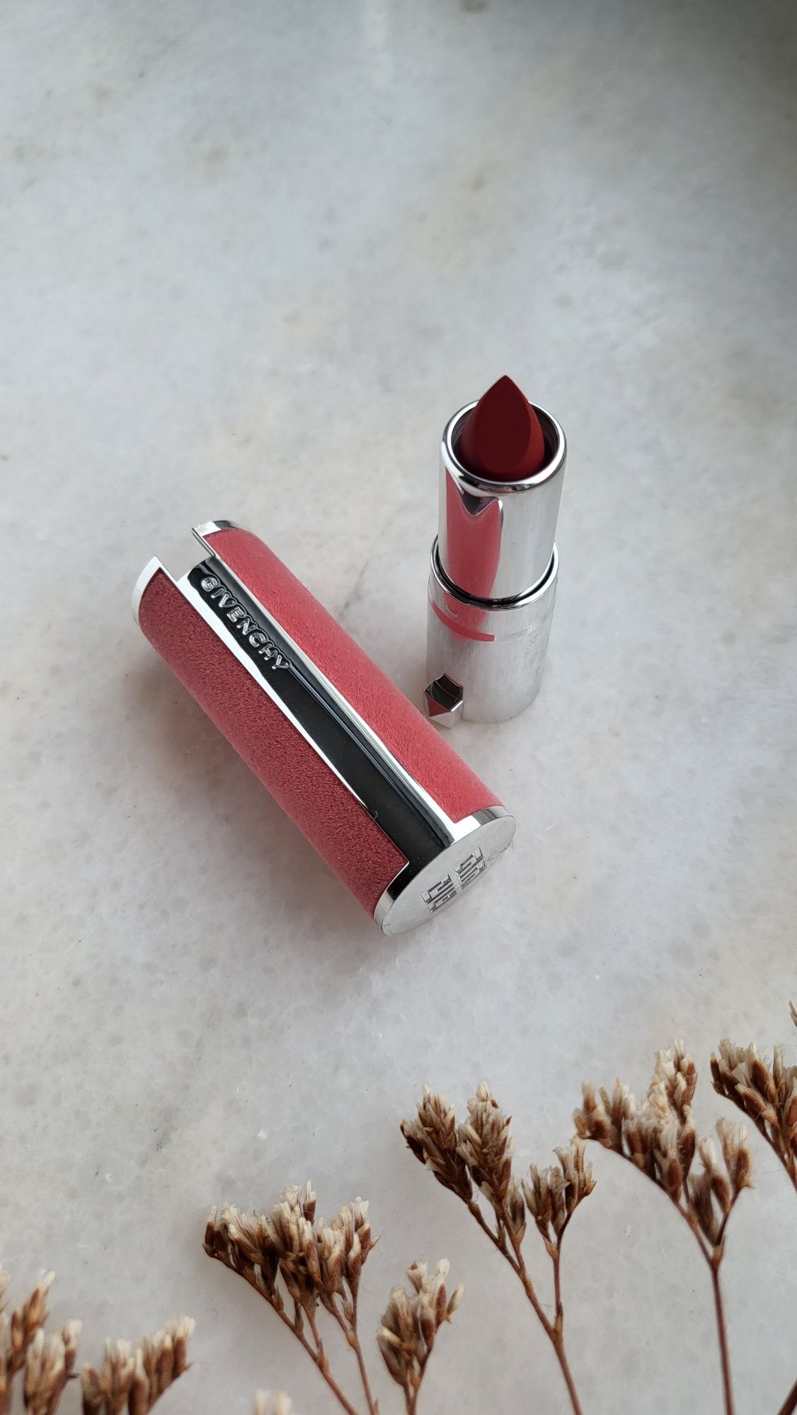 Givenchy - Le Rouge Sheer Velvet - pomadka do ust