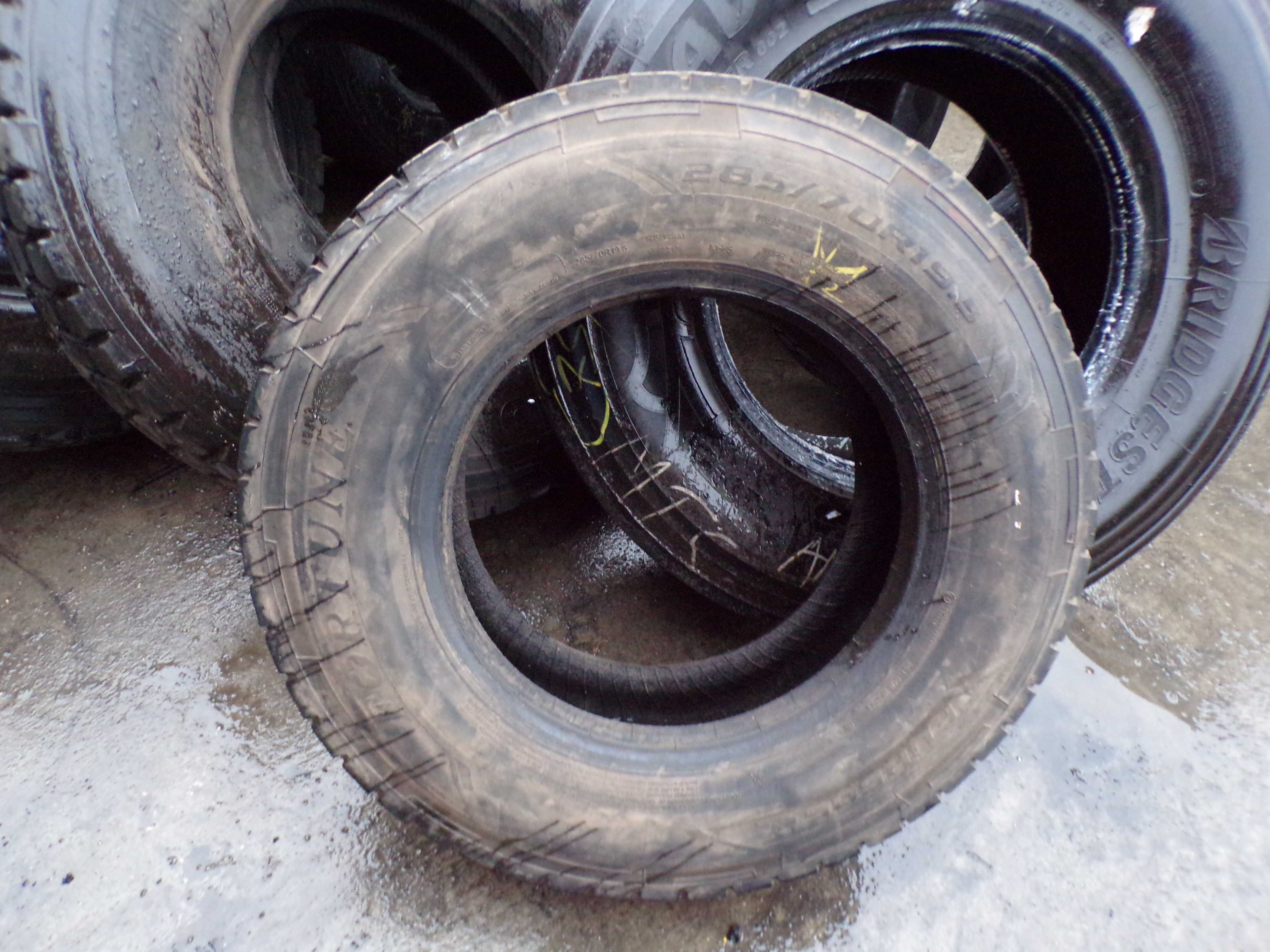 opona 285/70R19.5 FORTUNE FDR 606 (490 netto)