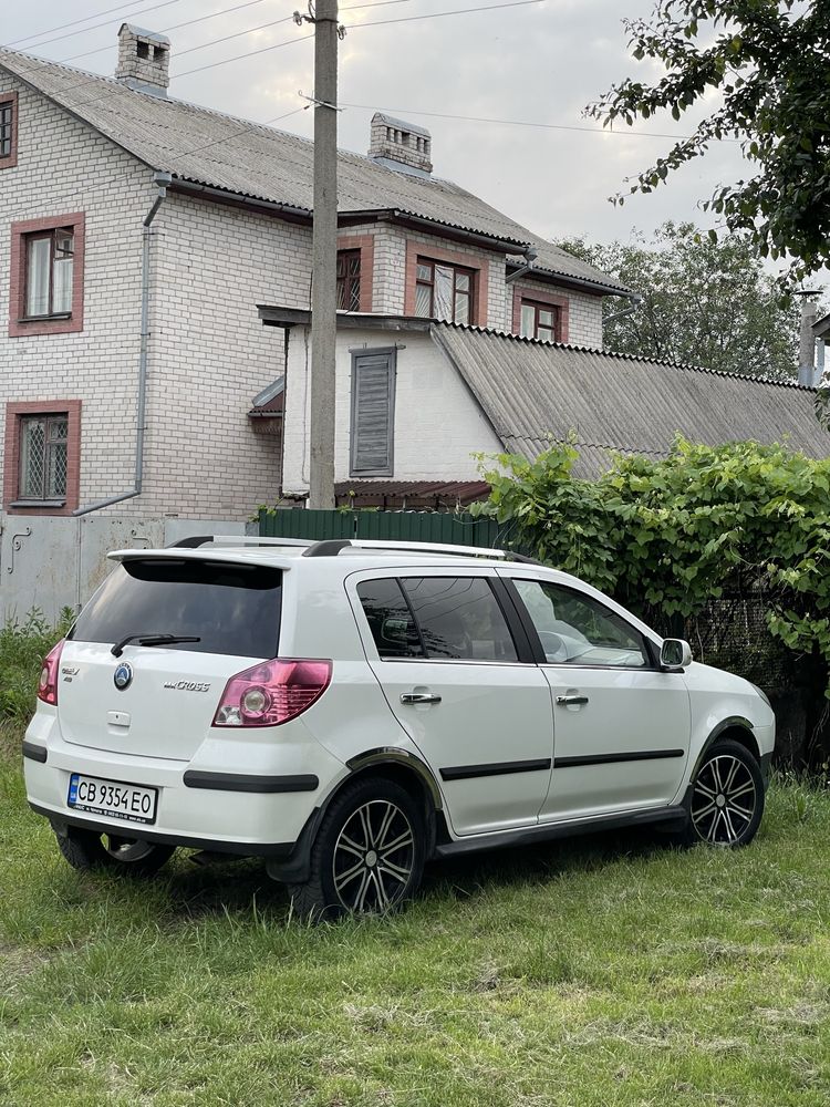 Geely mk cross.