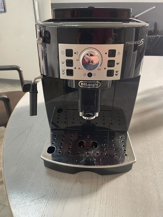 Ekspres do kawy DeLonghi Ecam22.105.B
