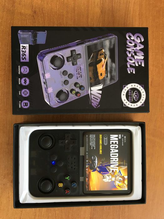 Konsola przenośna R36S karta 64GB ponad 15 000 gier