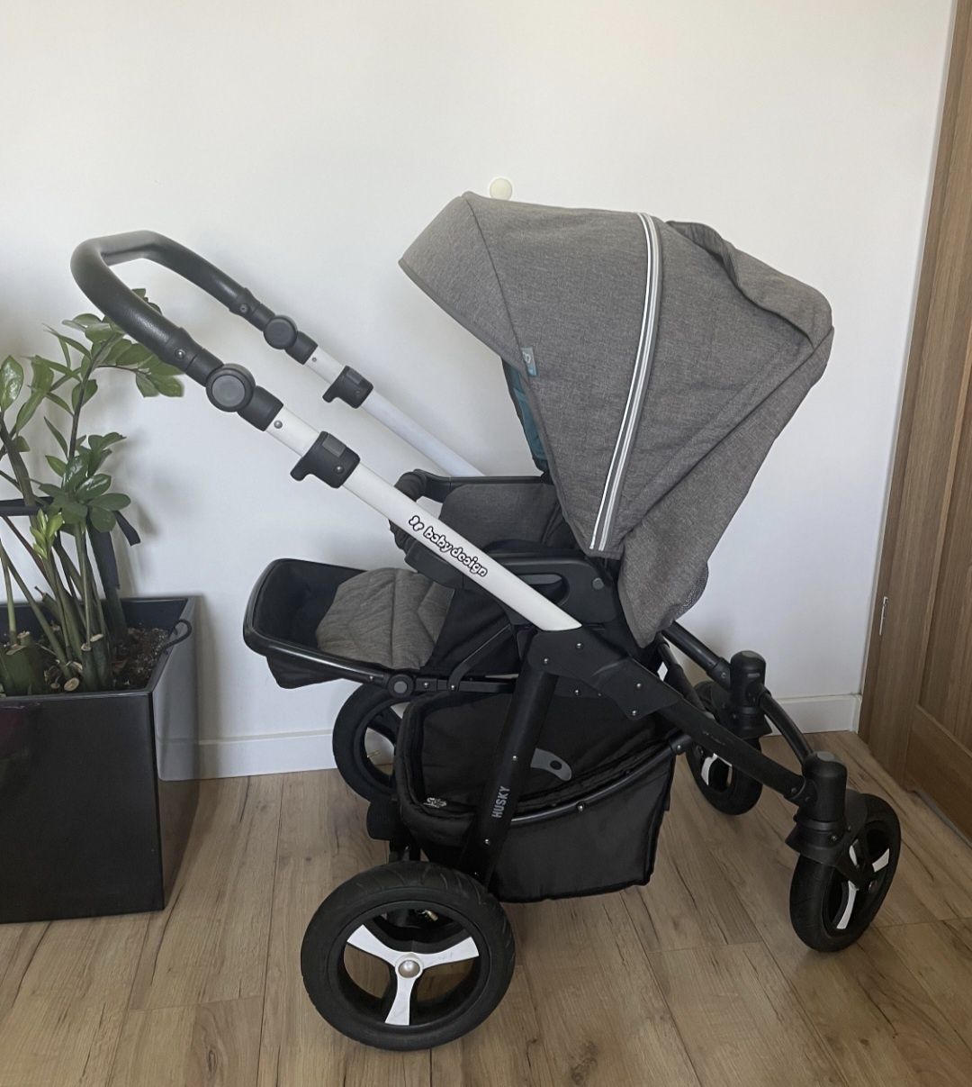 Wózek 2w1 Beby Design Husky to nowoczesny, funkcjonalny wózek dziecięc