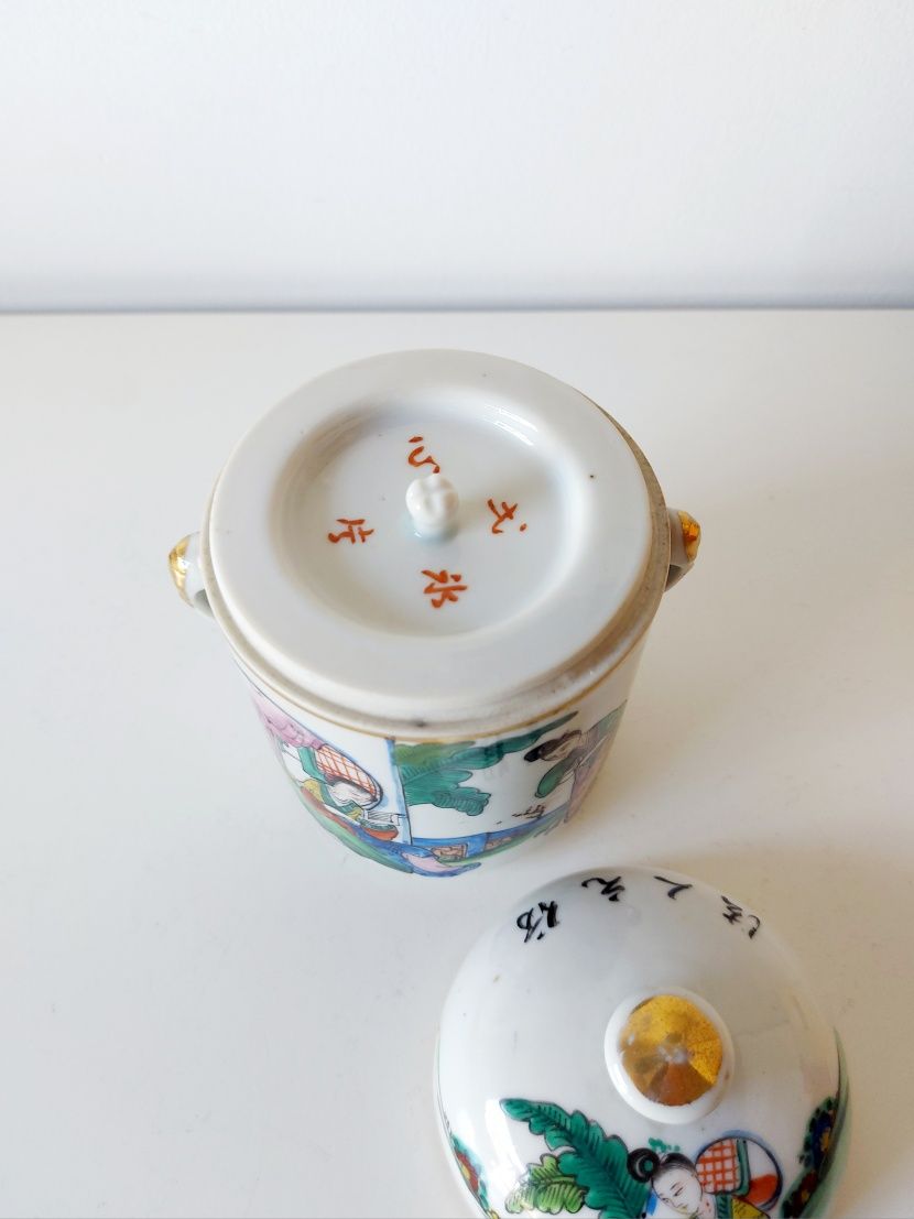 Frasco para chá em porcelana chinesa Final séc. XIX inicio séc. XX