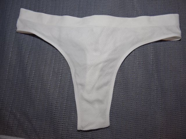 Primark prążkowane białe stringi XL