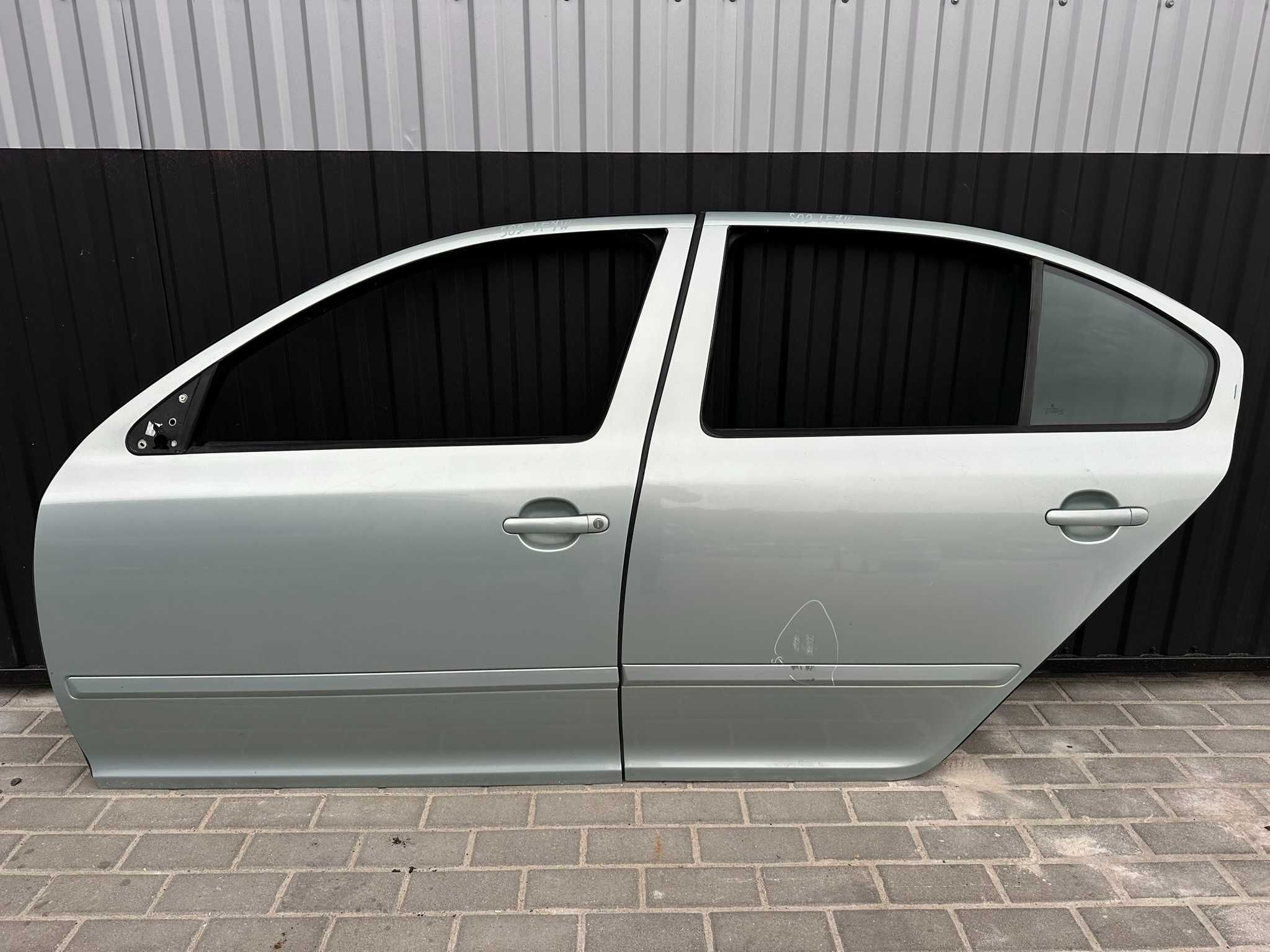 Дверка передня задня Skoda Octavia A5 FL Ліфтбек двері Шкода Октавія