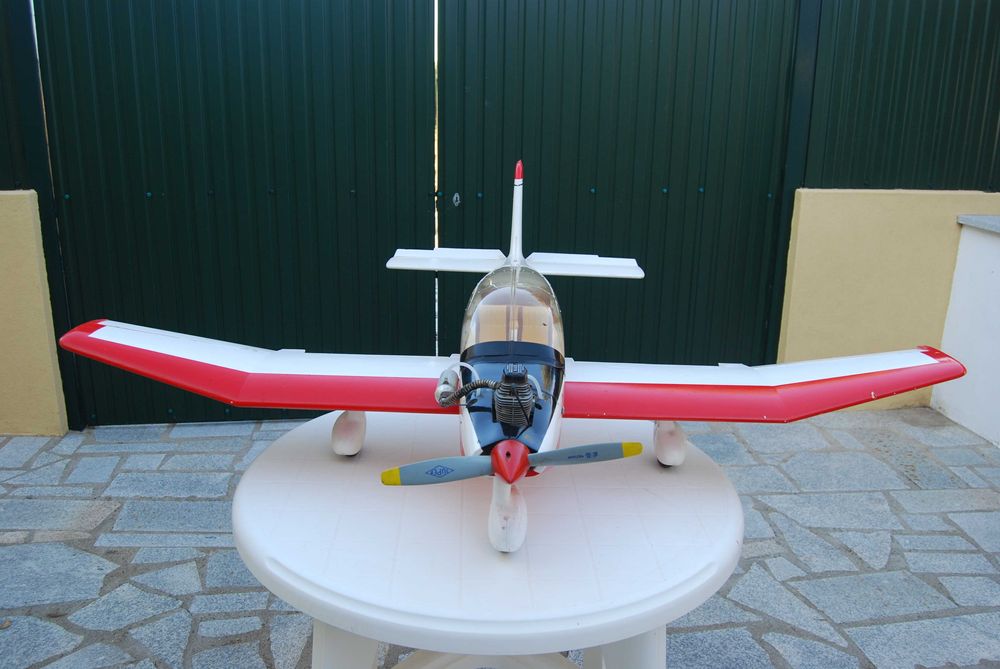 Avião aeromodelismo Graupner Robin DR 400