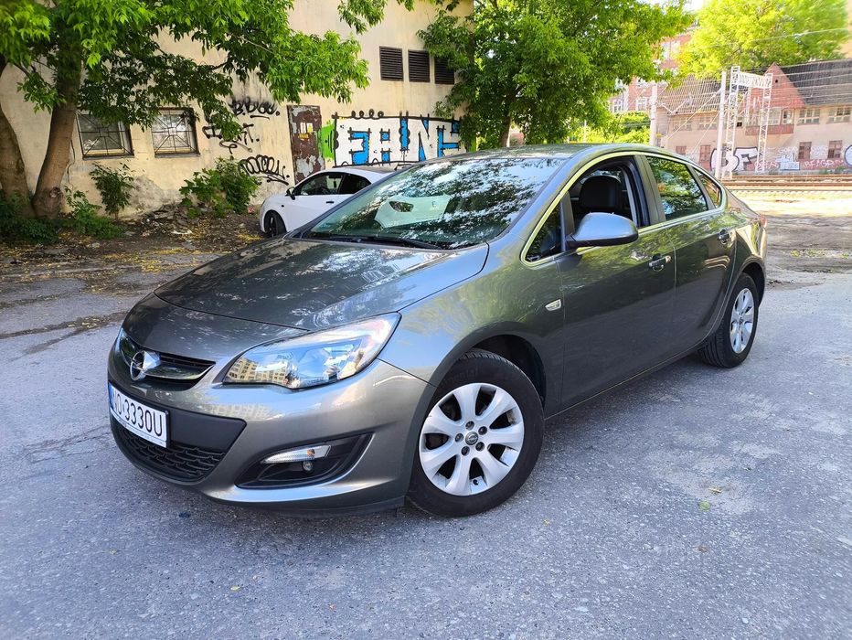 Opel Astra Opel Astra J Salon Polski serwisowany Przebieg tylko 68000 km.