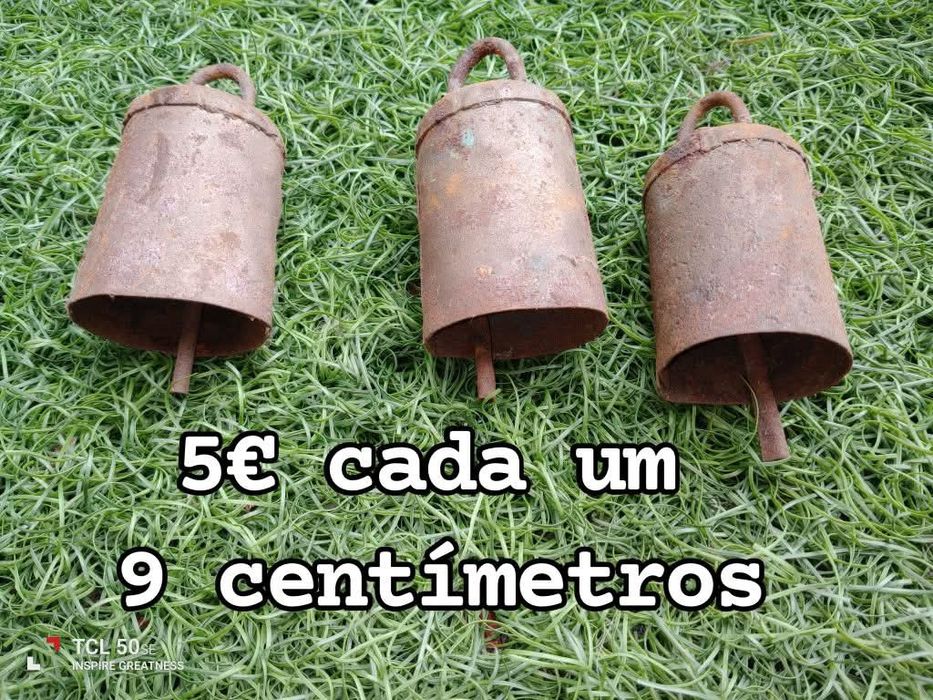 Chocalhos antigos com 9 centímetros.