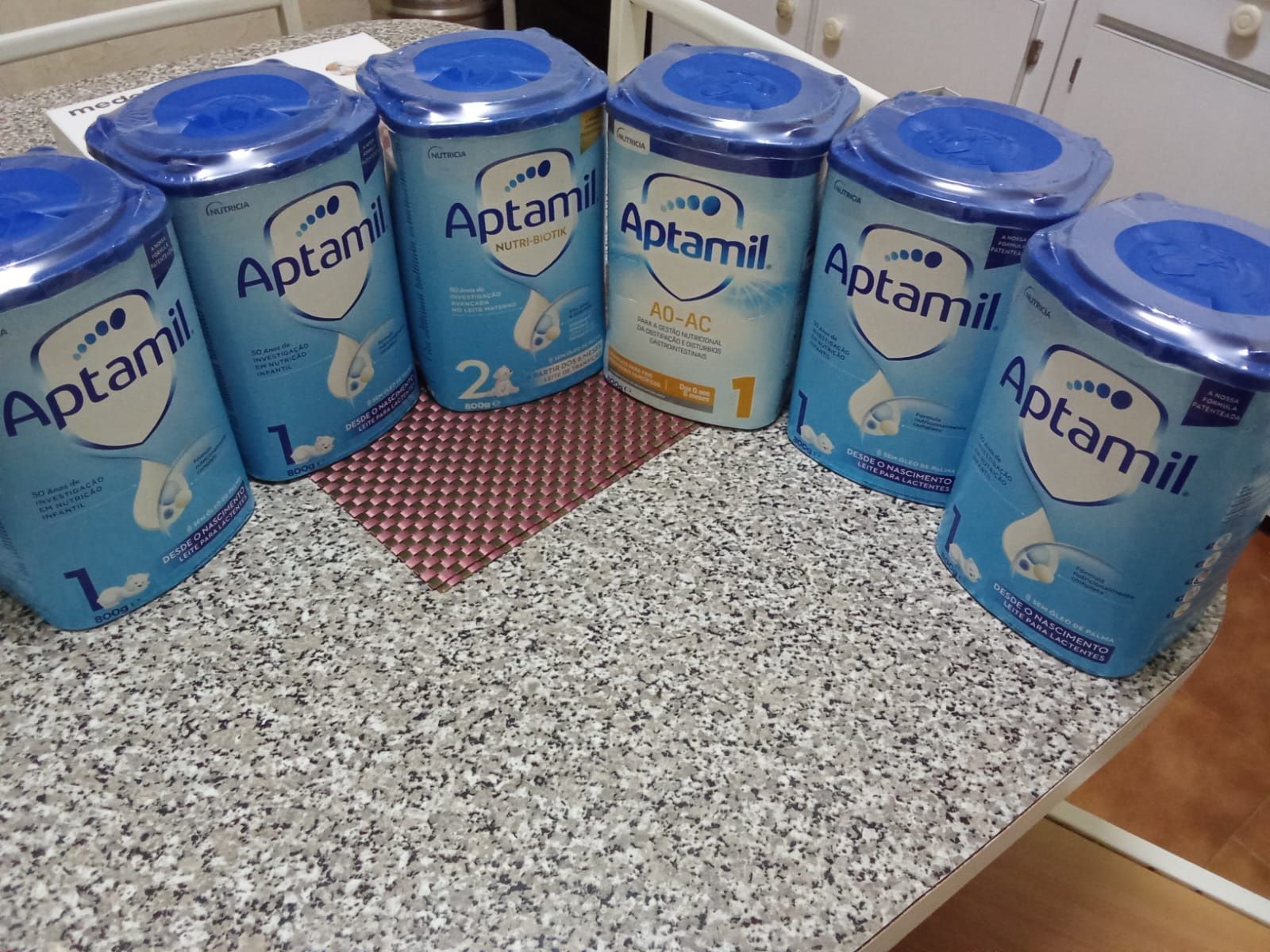 Leite  aptamil (infantil)