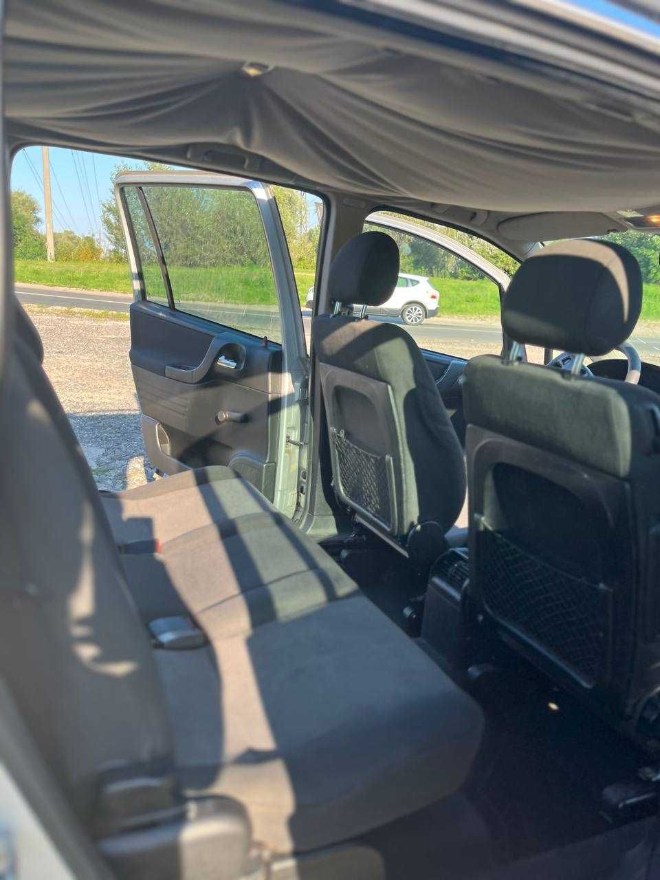 Opel Zafira | Опель Зафіра | 2004 року