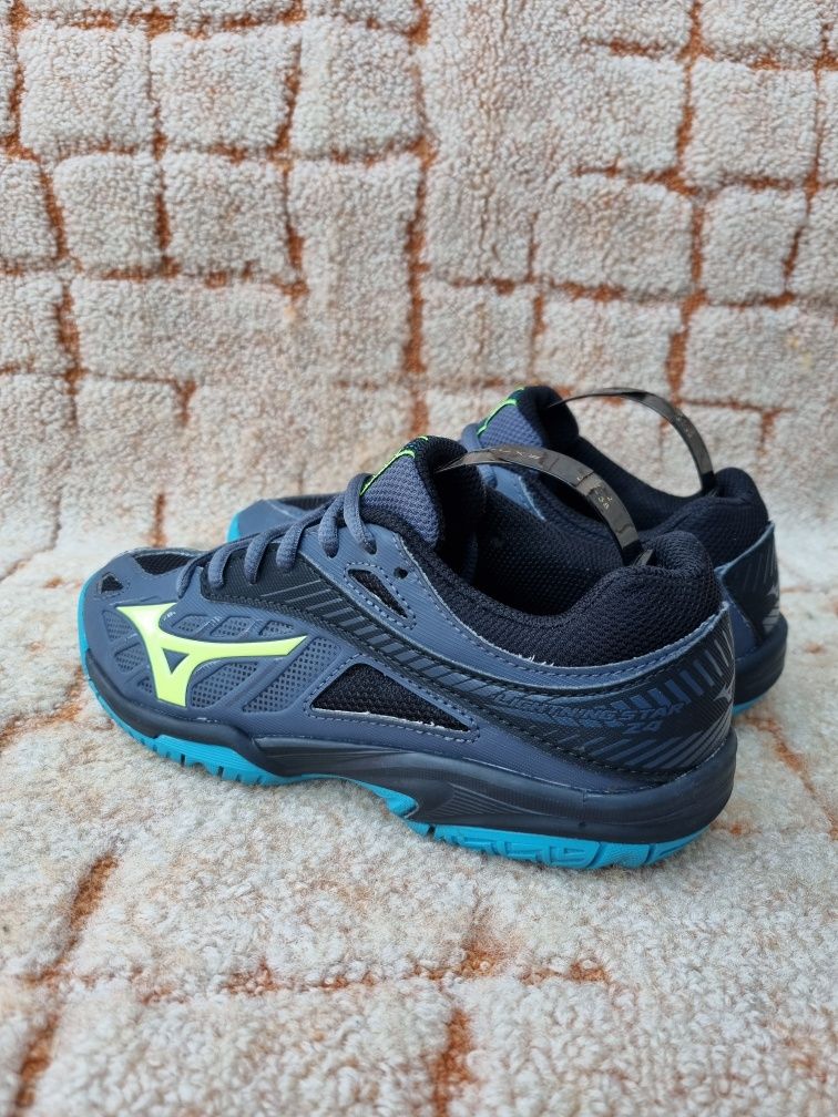 Кроссовки Mizuno