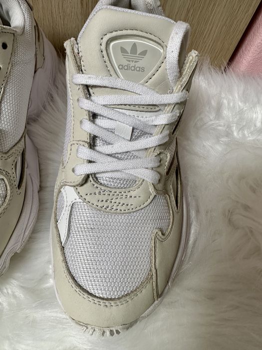 ADIDAS Falcon Brancas e Bege 36 2/3 (usadas)