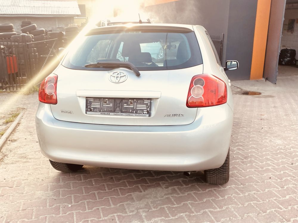 Sprzeda toyote auris rok 2008 poj 1.6 przeb 169 tyz zadbany