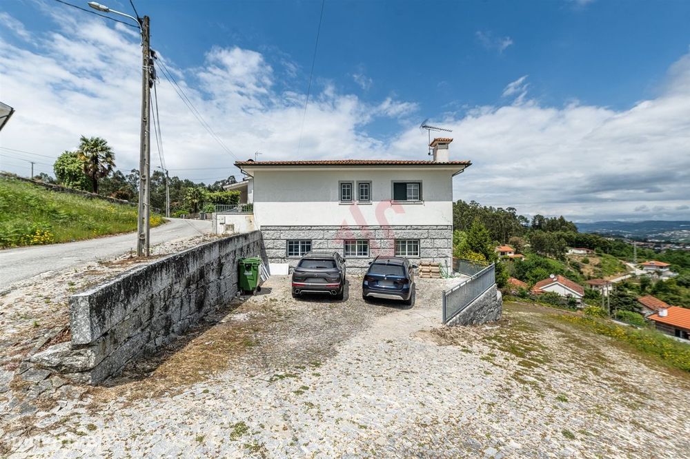 Moradia individual T6 em Arões Santa Cristina, Fafe