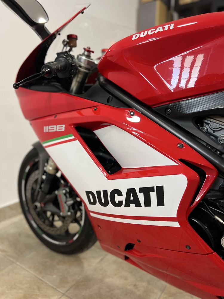 Ducati 1198.
