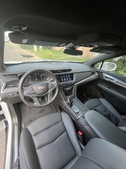 Продам Cadillac XT5