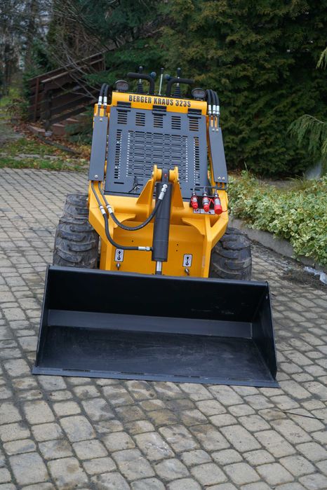 Nowa Mini ładowarka kołowa 323S Brigss & Stratton 23KM