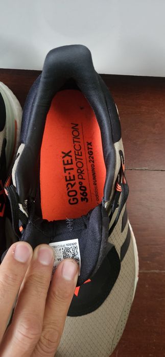 Sapatilhas adidas GORE-TEX  novas