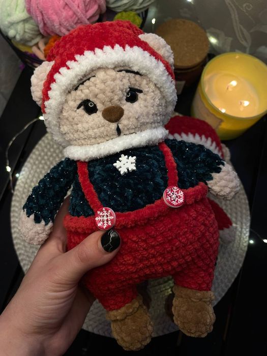 В'язані іграшки ручної роботи