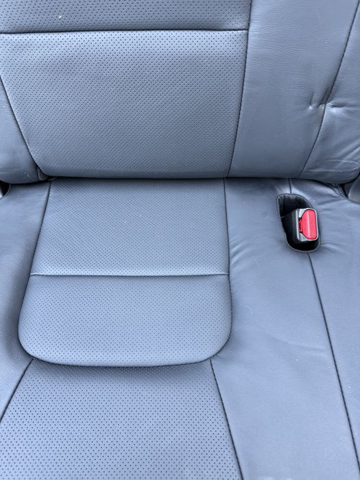 Продам третій ряд сидінь toyota 200 2013