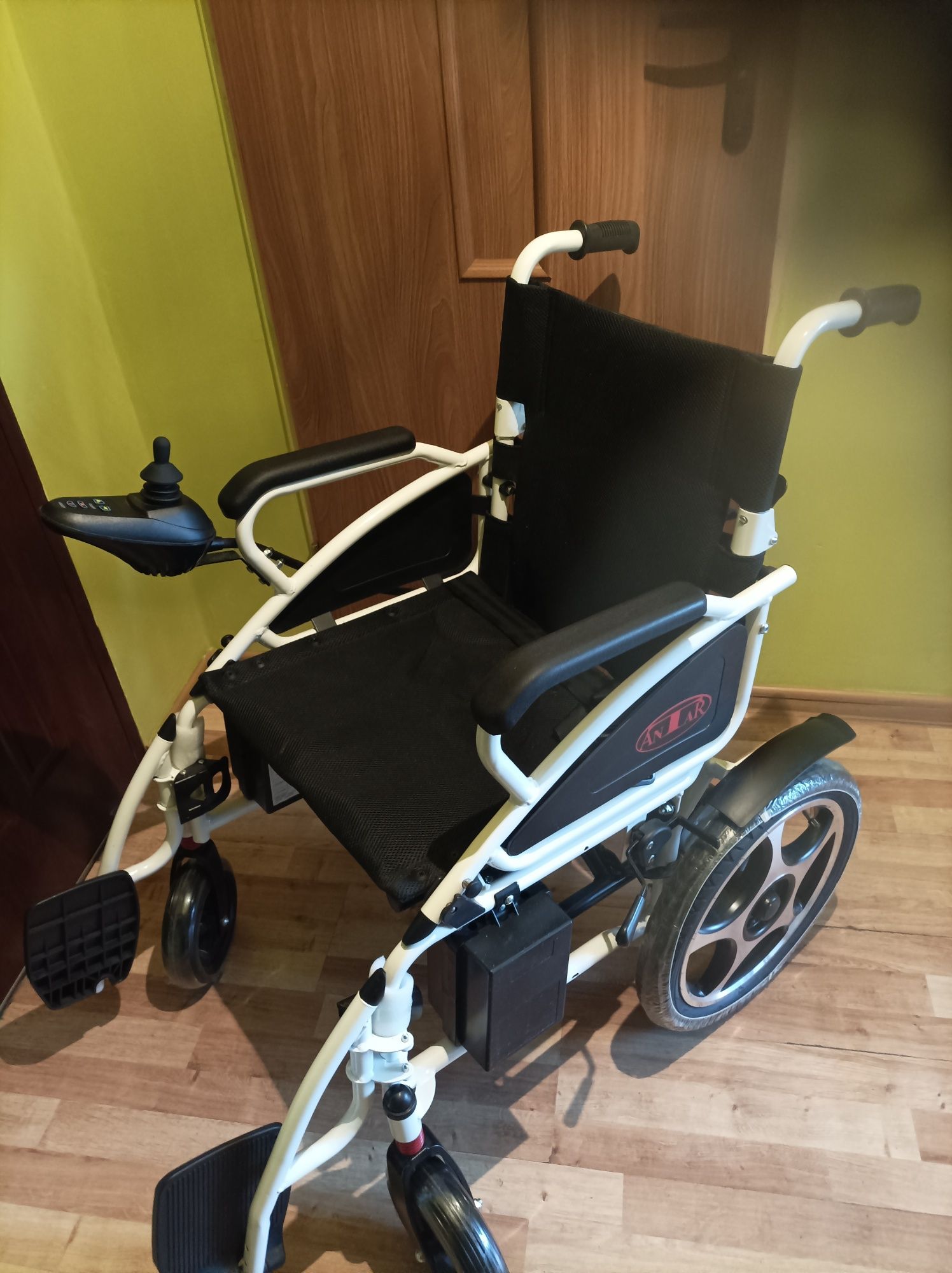 Wózek inwalidzki elektryczny AT52304 NOWY NIEUZYWANY