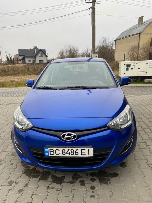 HYUNDAI i20 2014 року