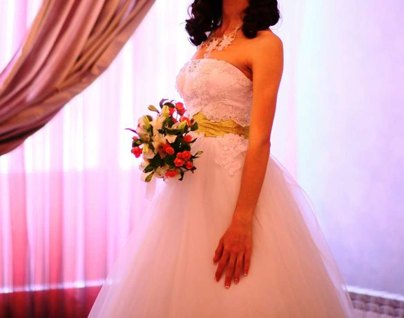 Продаю красивое свадебное платье)