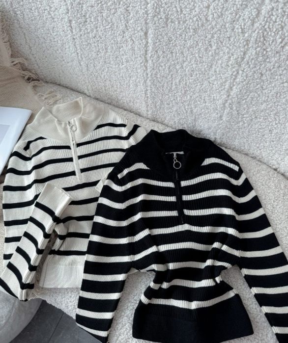 Кофтинка в молочному кольорі