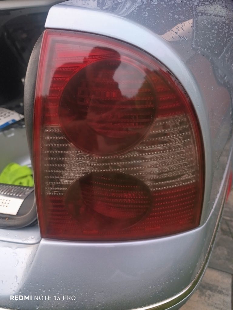 Lampy tył Passat B5FL sedan L+R komplet