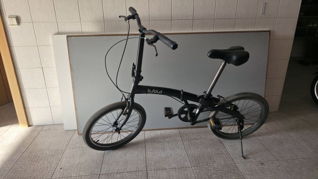 2x bicicletas dobráveis b. Fold