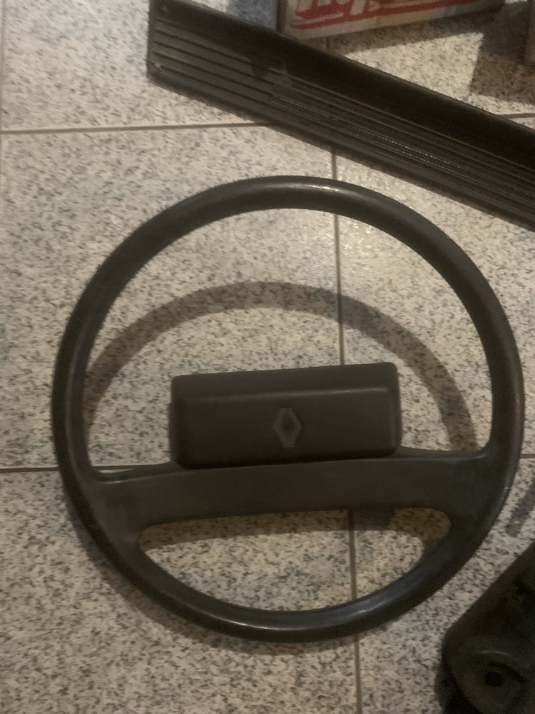 Vário material para Renault 4L