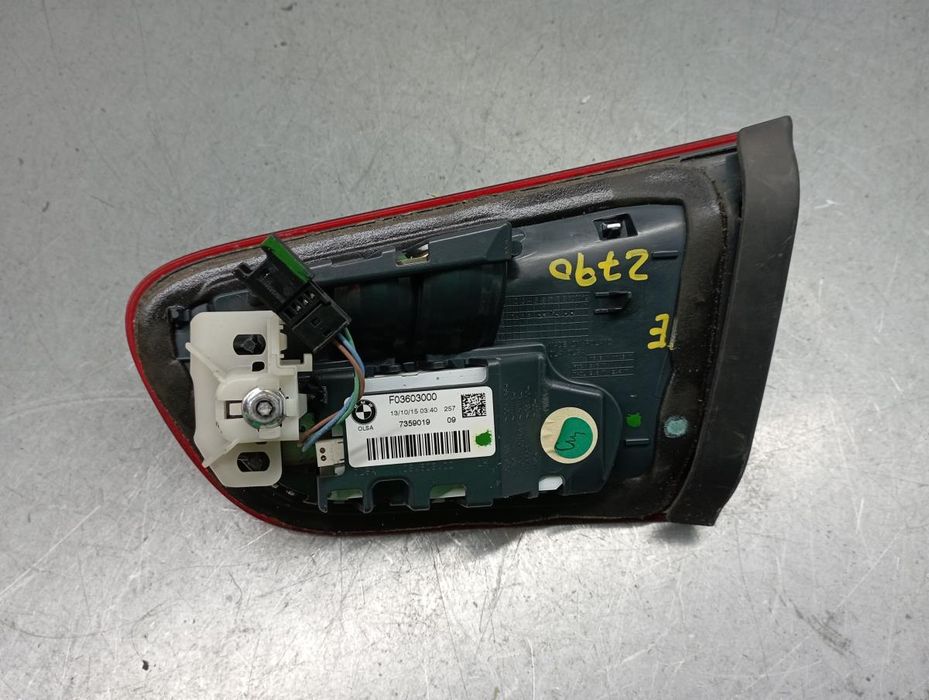 Farolim da mala esquerdo BMW 1 (F20)