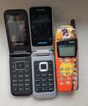 3 stare telefony Nokia Samsung
