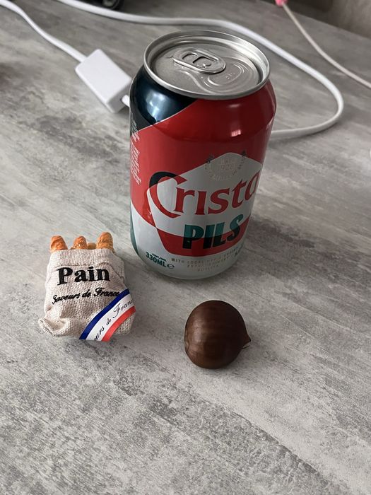 Сувеніри з Парижа