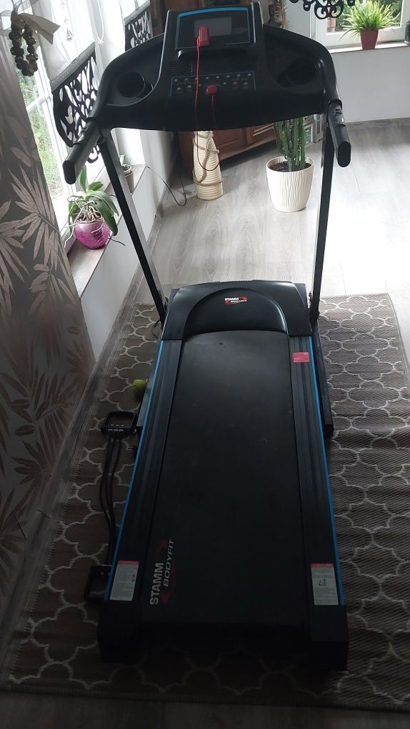 Bieżnia elektryczna Stamm Zero 7 16km/h 12% do 130kg