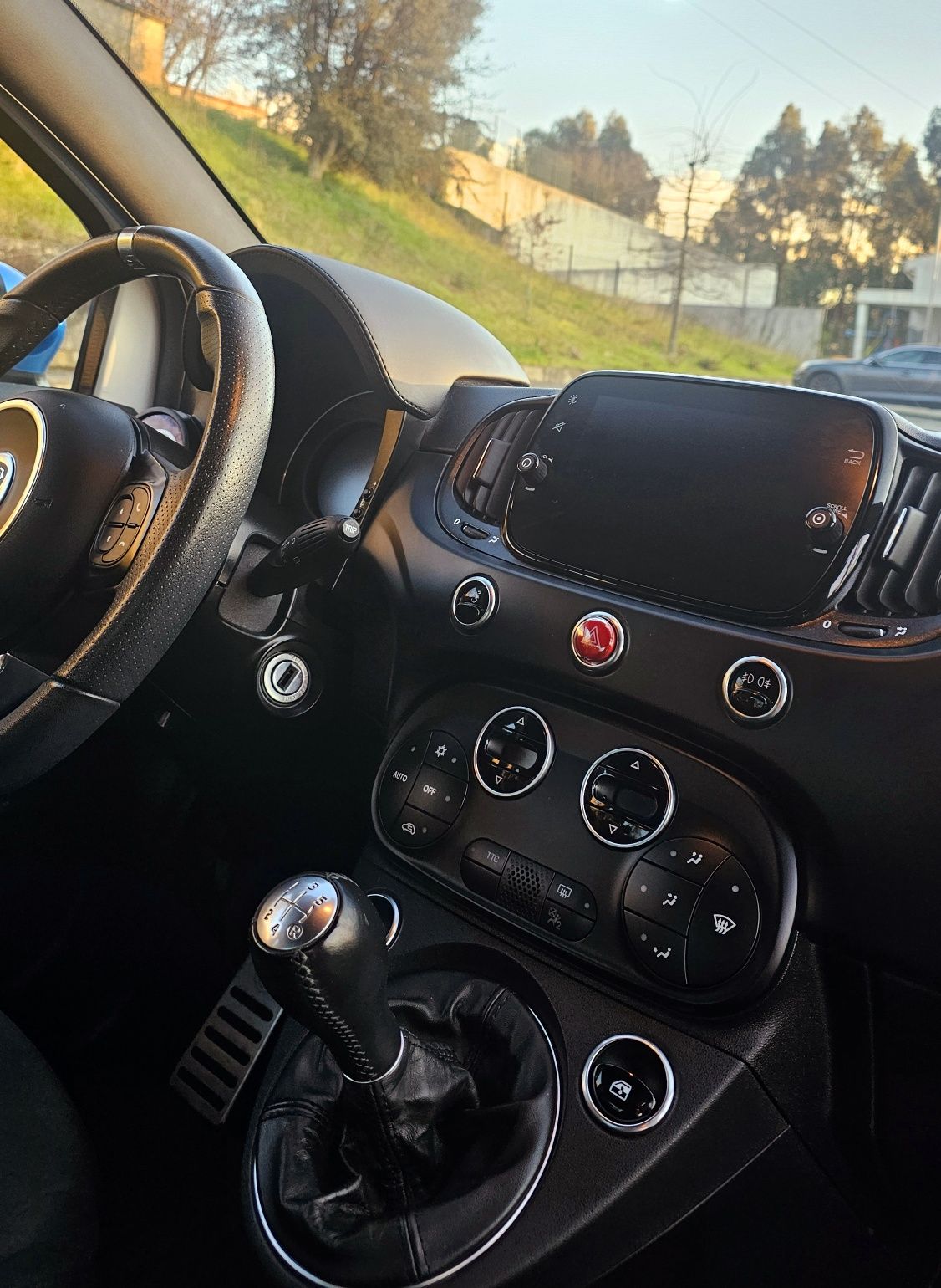 Abarth F595 tributo ao 50.ºaniversário do monolugar da "Formula Italia