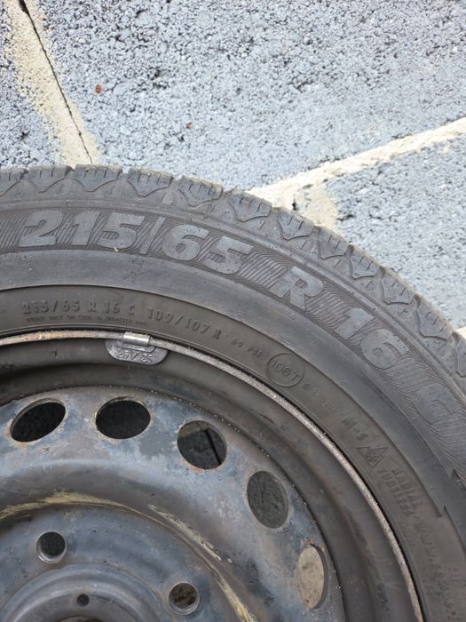Sprzedam opony 2szt 215/65 r16, 2szt 215/70 r15 C