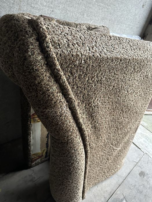 Продам диван в гарному стані