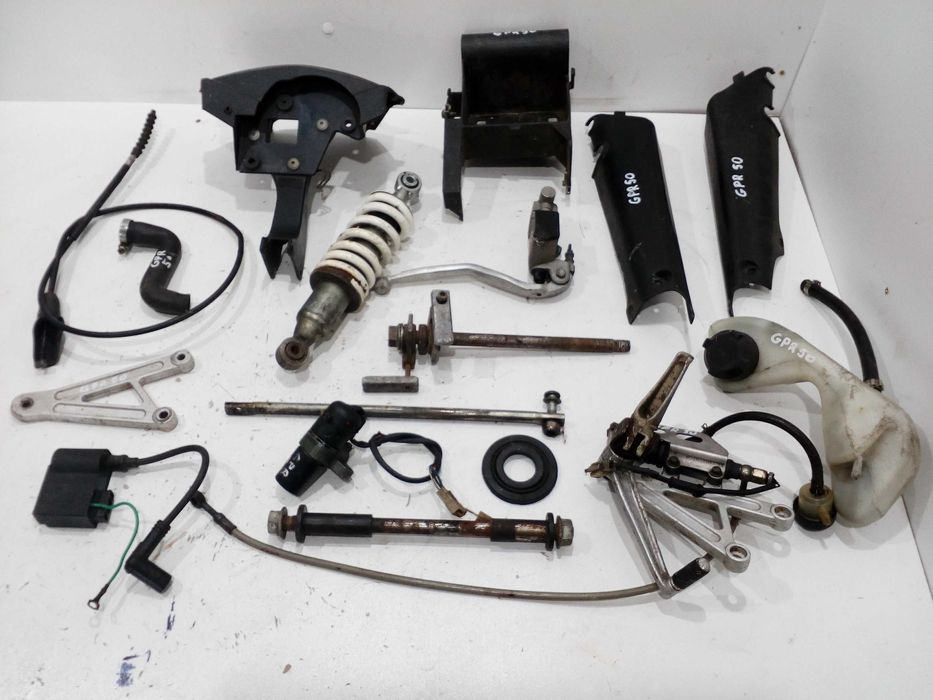 Derbi GPR 50 moduł stelaż uchwyt stacyjka cewka osłona ośka części