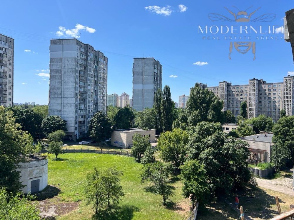 Продаж 1к квартири вул. Мілютенко 3